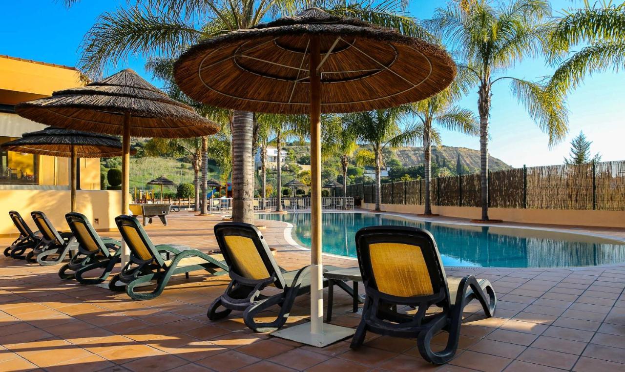 Luzbay Pool Apartments Eksteriør bilde